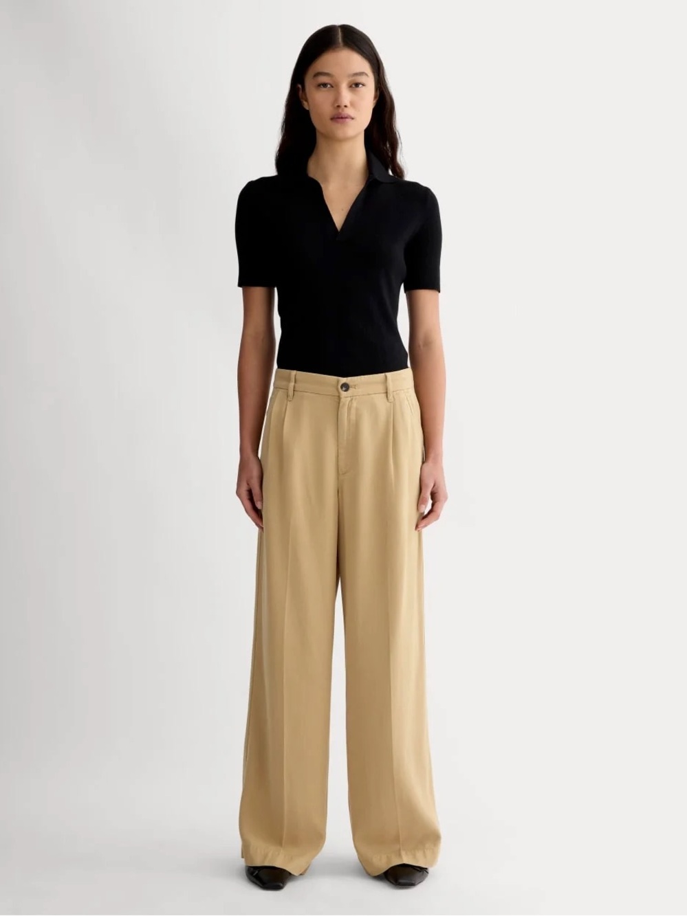 Everlane Buttersoft Wide-Leg Trousers in Khaki